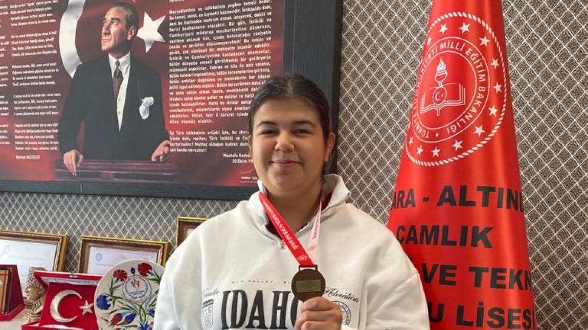 Okullar Arası Judo Genç Kız il Üçüncülüğünü Kazanan Sıla Medine Çağır'a Başarılar Diliyoruz